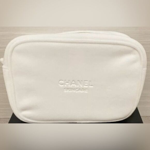 CHANEL BEAUTY BUNDLE~LARGE VELOUR POUCH, TINTED LIP BALM & HYDRA BEAUTY BALM - Picture 3 of 16